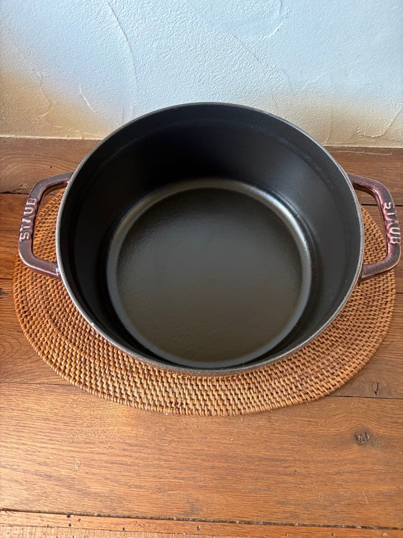 最終値下げ】STAUB ラウンド 24センチ 廃盤色オーベルジン ナス色