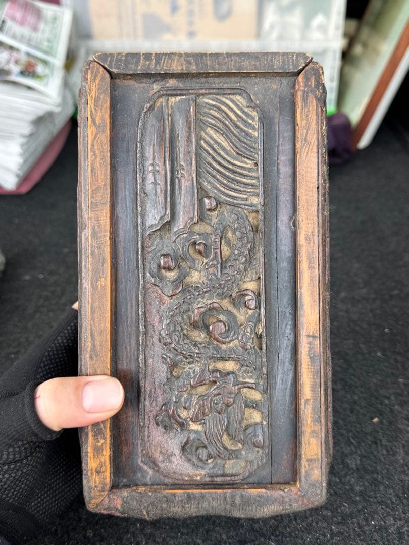リサイクルFORT‼️古い龍文の箱‼️中国製もしくは韓国製‼️古美術品木