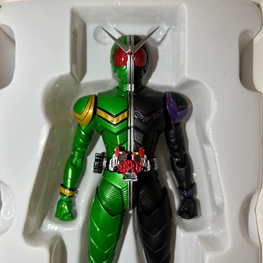 S.H.Figuarts(真骨彫製法) 仮面ライダーW サイクロンジョーカー