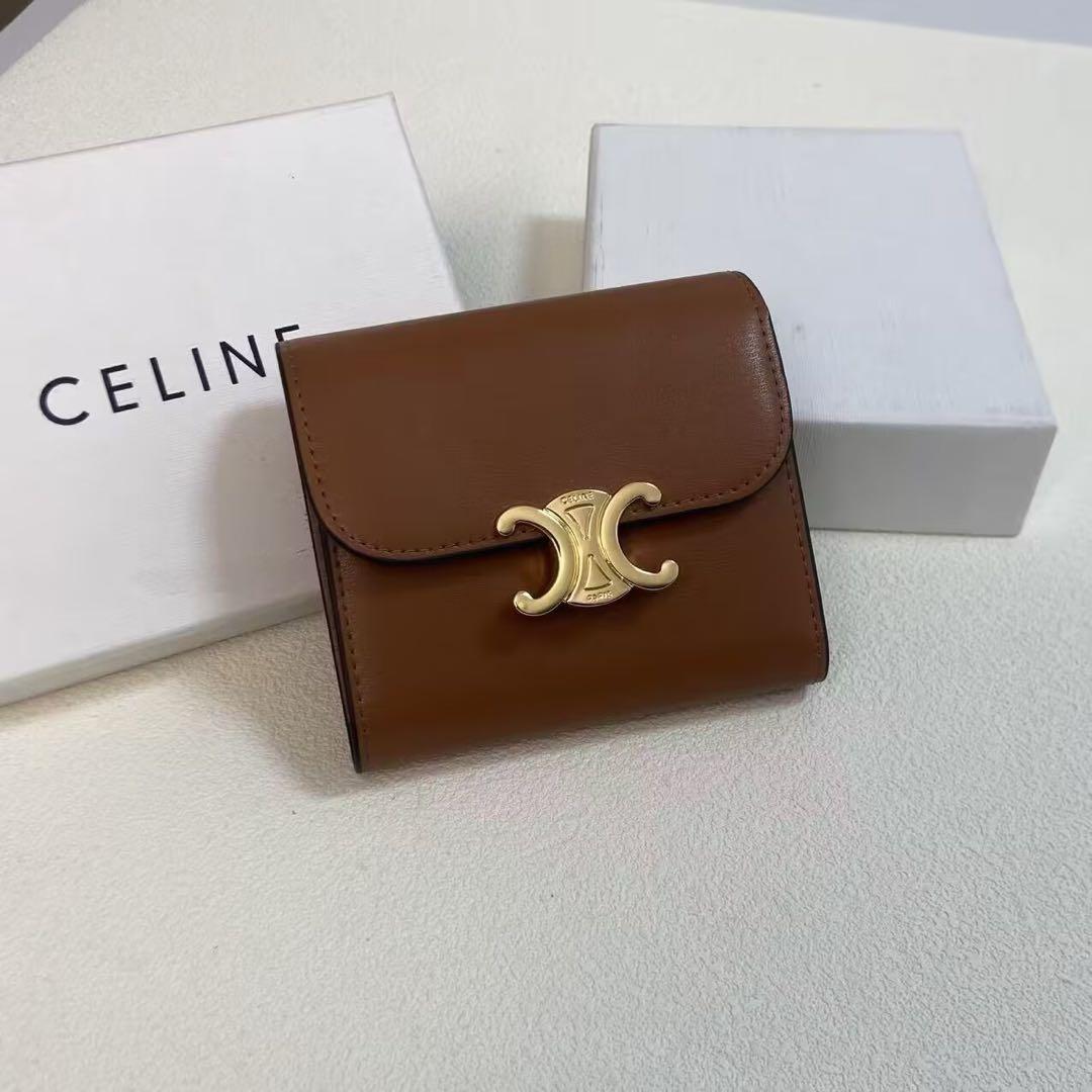 CELINE ブラウン 三つ折り財布 - メルカリ