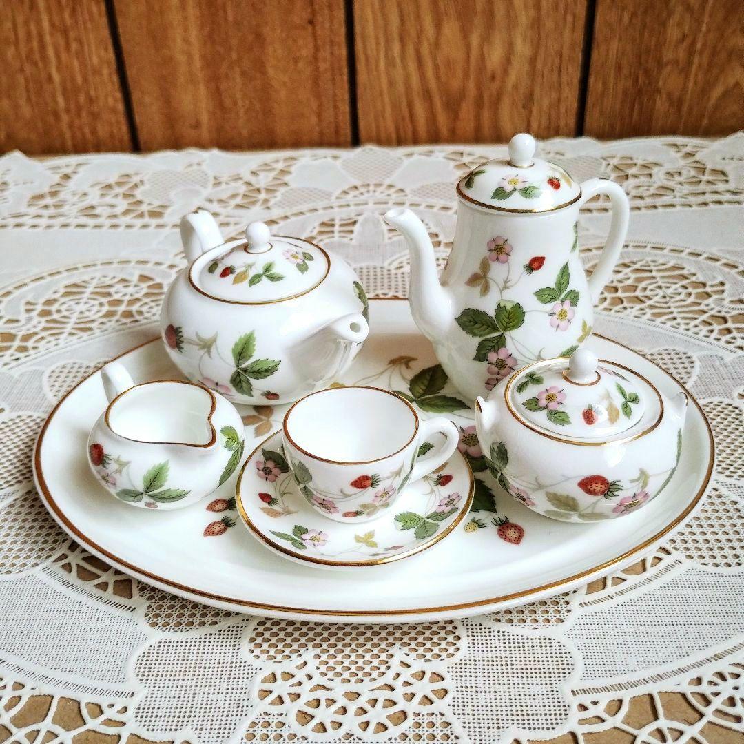 ウェッジウッド『ワイルドストロベリー』ミニチュア6点セット 楽天市場】ウェッジウッド (WEDGWOOD) ワイルドストロベリー