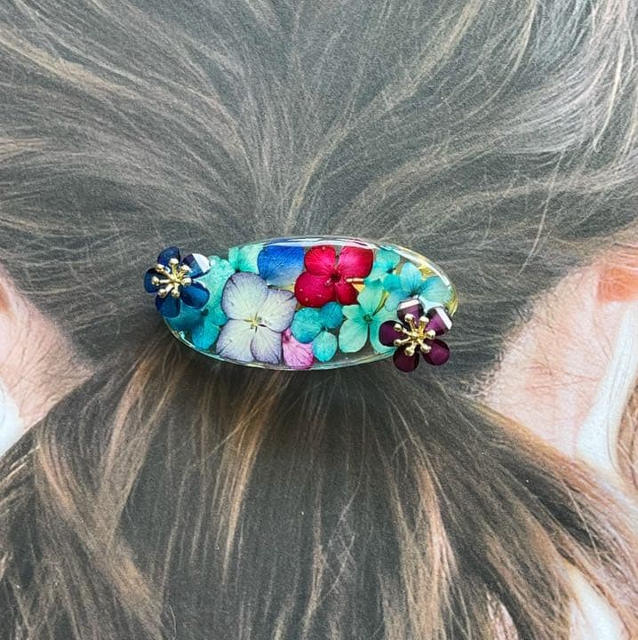 吸い上げ染めの紫陽花たっぷり❤ぷっくりオーバル型のお花付きヘア