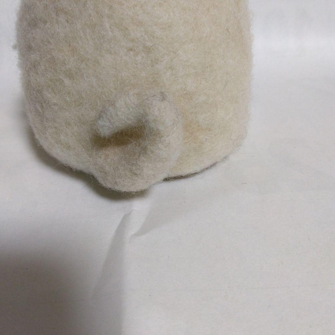 羊毛フェルト ハンドメイド パグ お座りポーズ 困った顔 - メルカリ