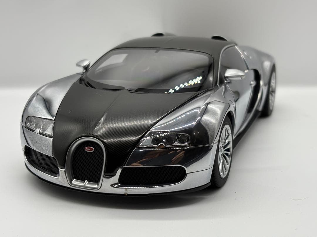 オートアート AUTOart 1/18 BUGATTI 16.4 VEYRON 1/18 AUTOart Bugatti EB 16.4 Veyron Production Car (Black & Red