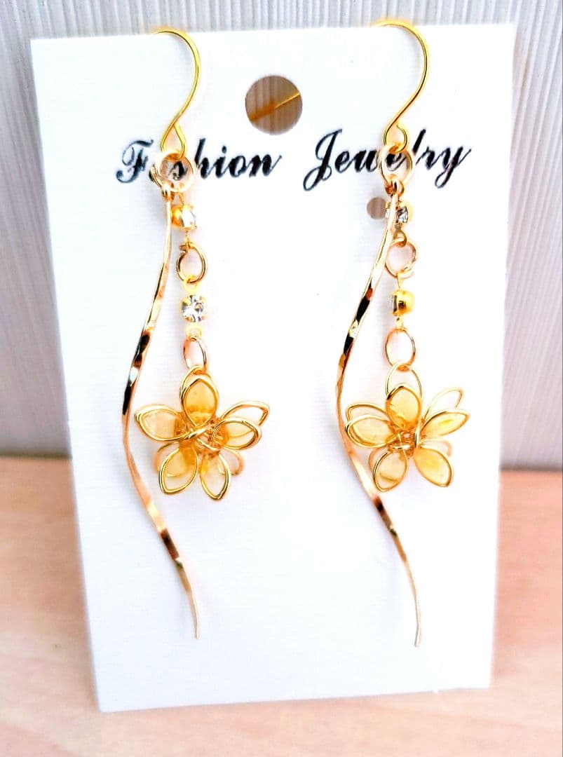 513③# ピアス ハンドメイド フラワー レジン 桜 夏ピアス 春ピアス