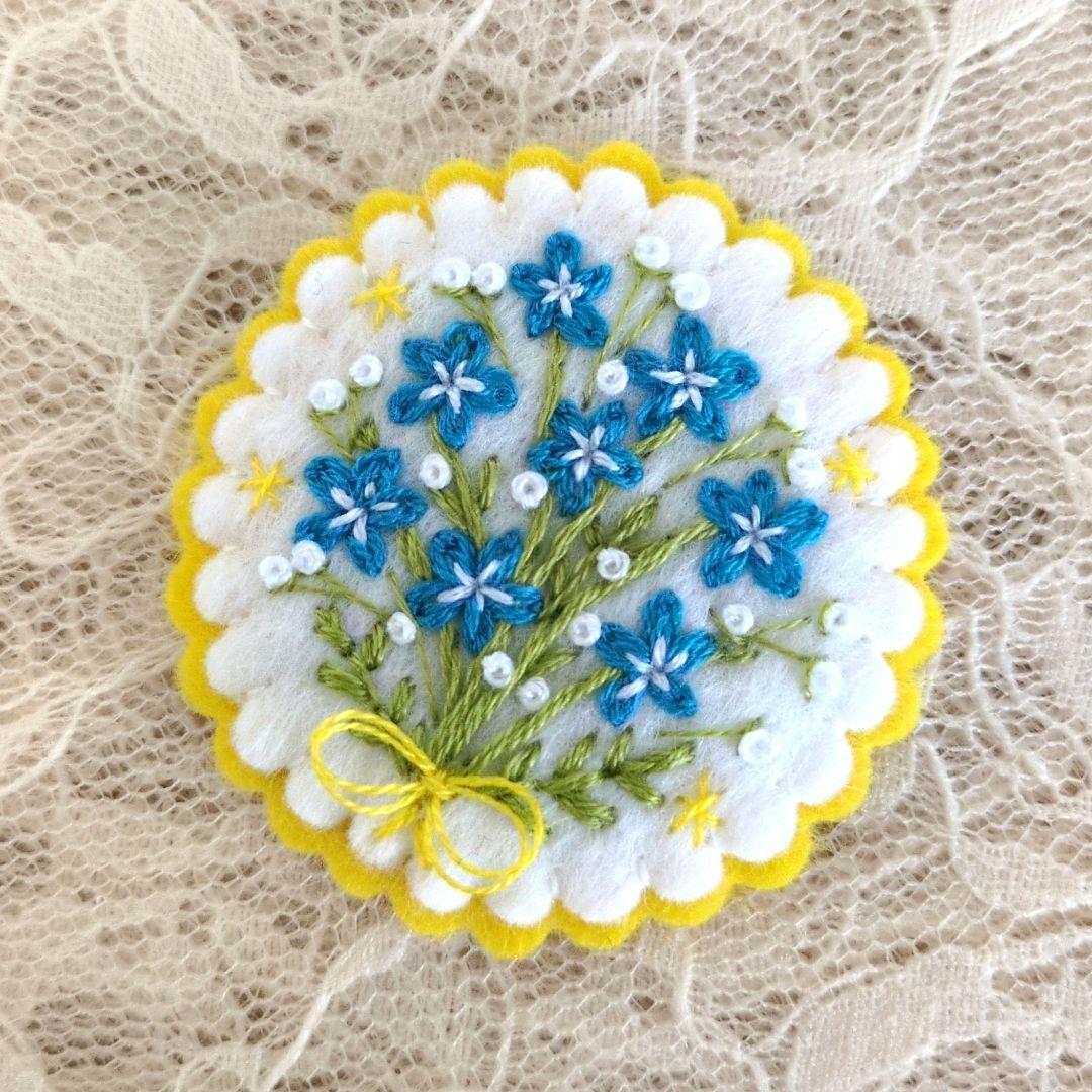 専用 こり様]ブローチ 刺繍 ストラップ フェルト ＊仕上げ前、コメント