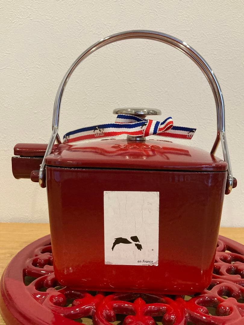 staub スクエアティーポットピメントteapot ケトルトリベット付き