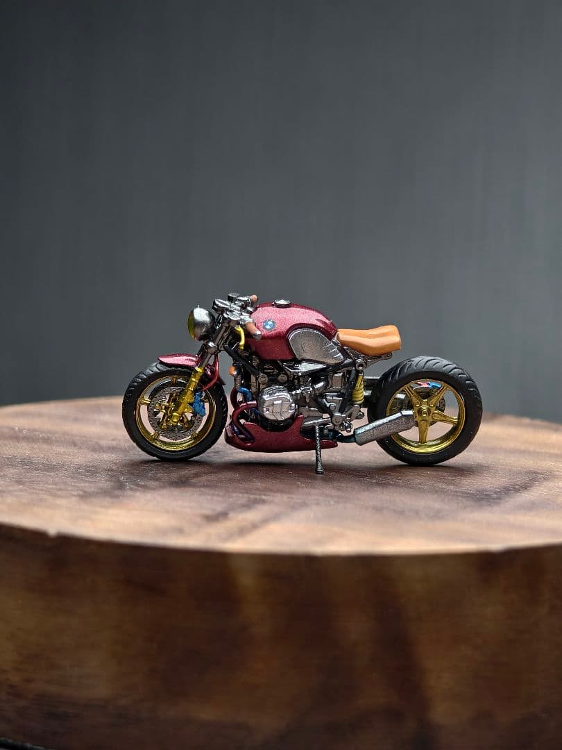 1/64 カフェレーサー BMW風 カスタムバイクモデル（レッド） - メルカリ