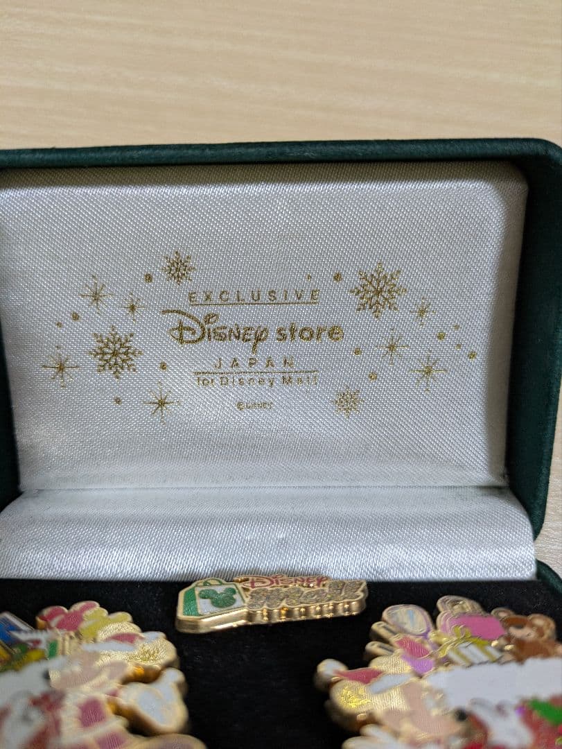 ミッキー＆ミニー ピンバッジセット ディズニーストア 2005年