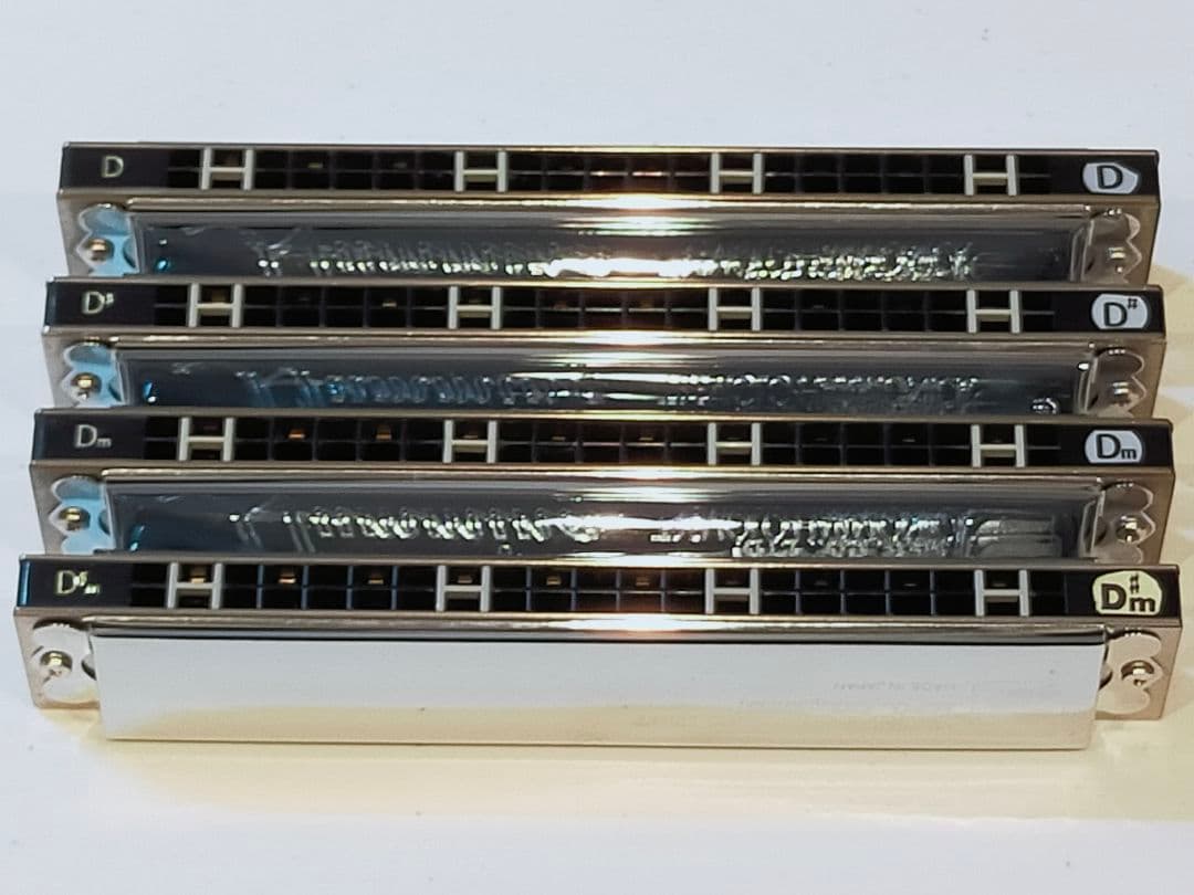 【中古品】SUZUKI 21穴複音ハーモニカ４本 D、D#、Dm、D#m Amazon | スズキ(Suzuki) SUZUKI 21穴複音ハーモニカ ハミング SU-21