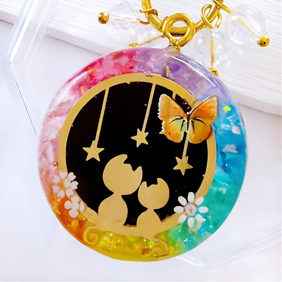035 星降る夜のネコ達〈M〉虹色 オルゴナイト レジンネックレス 受注