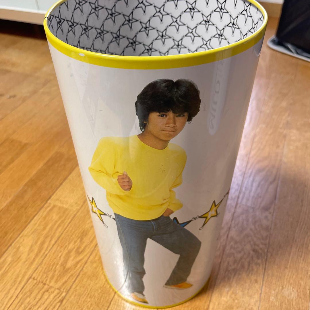 昭和レトロ 近藤真彦 スチール缶ゴミ箱 - メルカリ