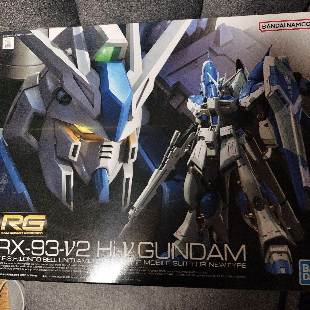 RG RX-93-V2 Hi-V Gundam 1/144 - メルカリ