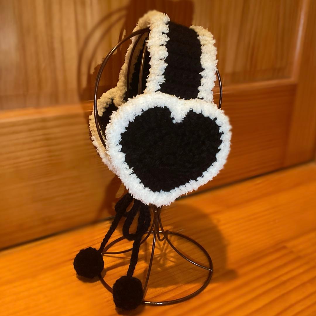 ハートイヤーマフ 耳当て ハンドメイド 編み物 手編み ブラック
