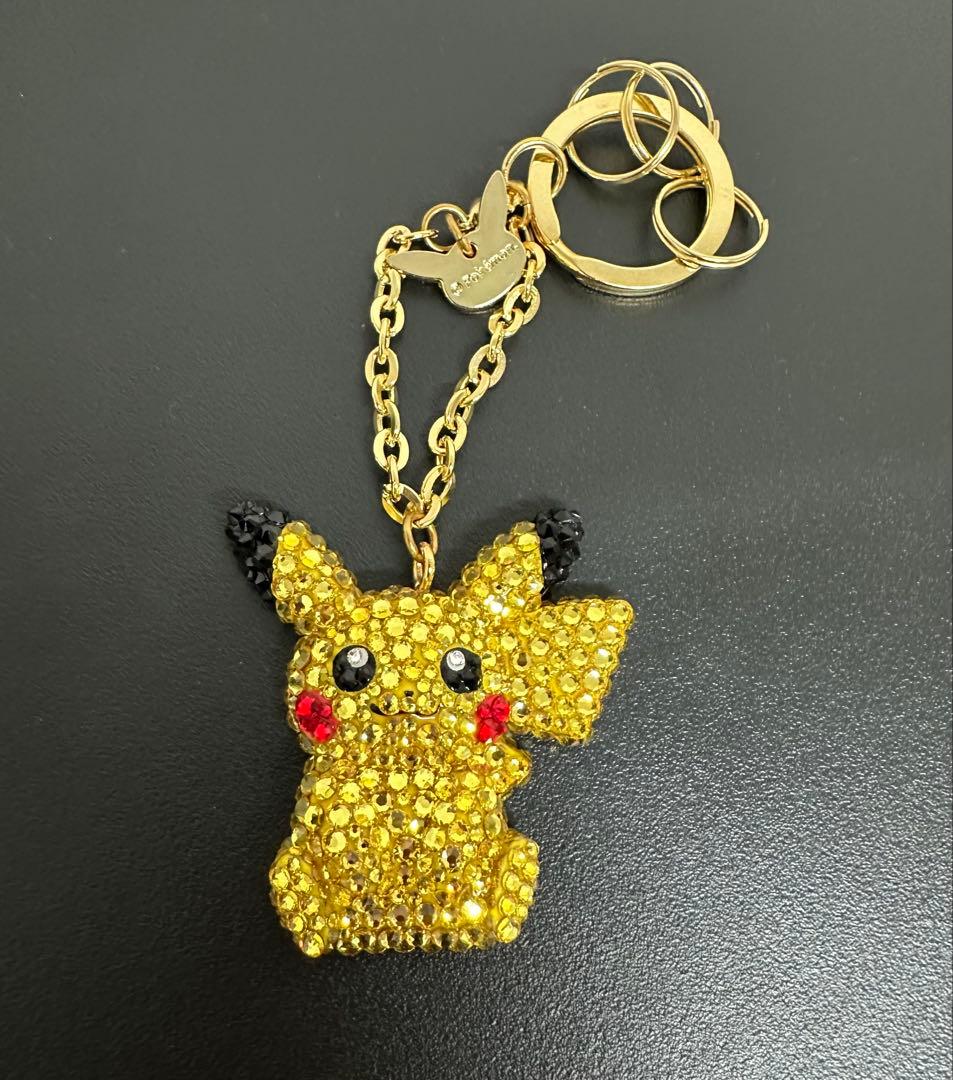 バックチャーム お座りピカチュウ 金 ピカチュウ スワロフスキー