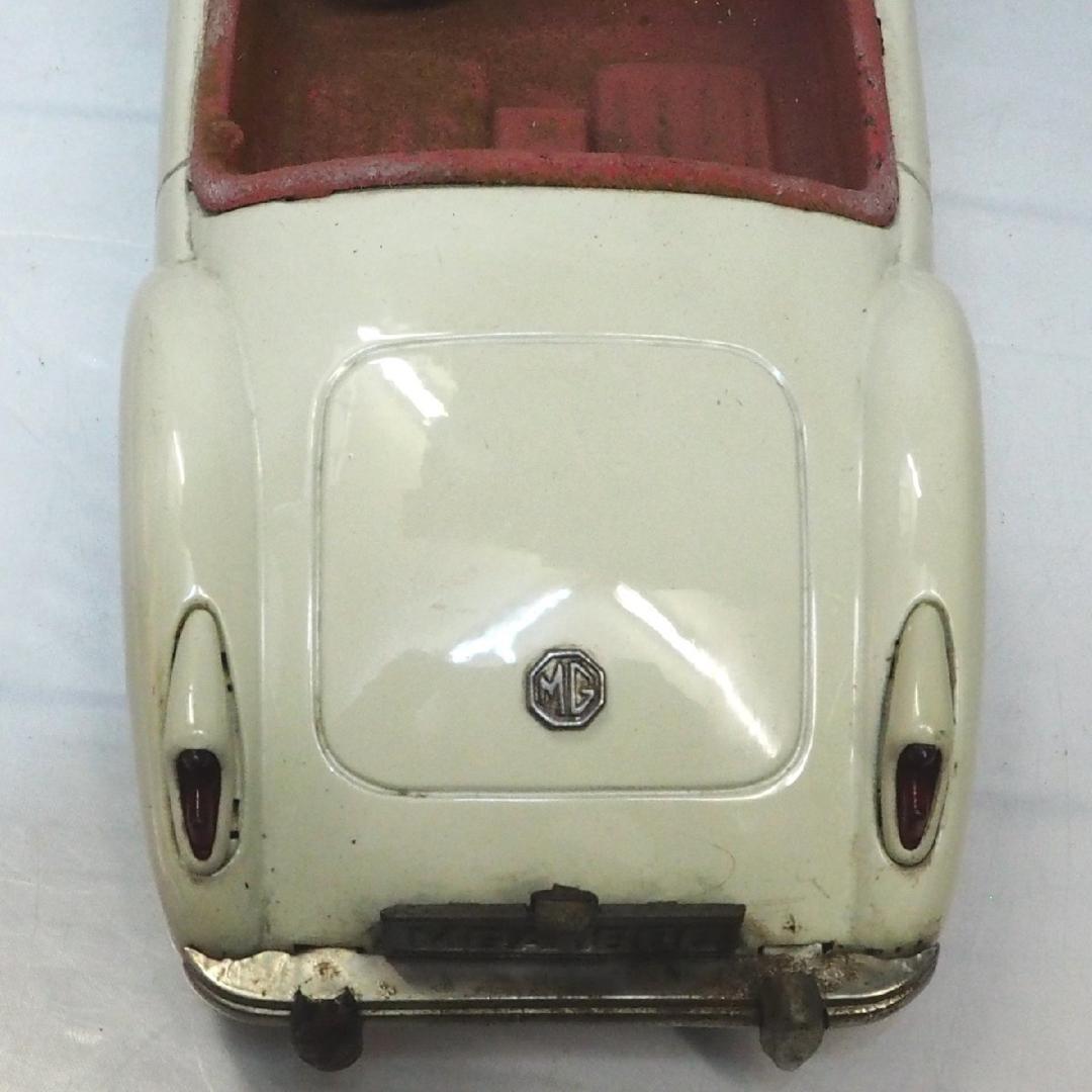 旭玩具【MG MGA 1600カブリオレ 白】ブリキ tin toy car箱無 - メルカリ