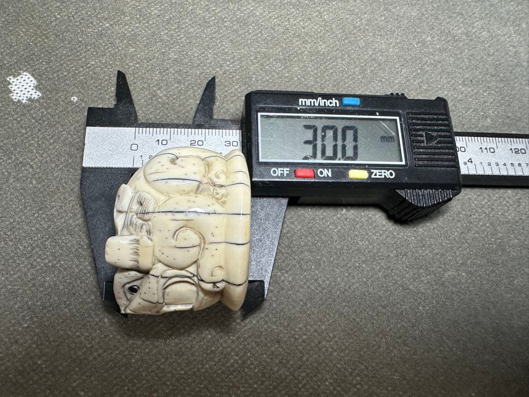 極上 鯨歯 抹香鯨歯 根付 天然素材 アンティーク 和彫 置物 骨董
