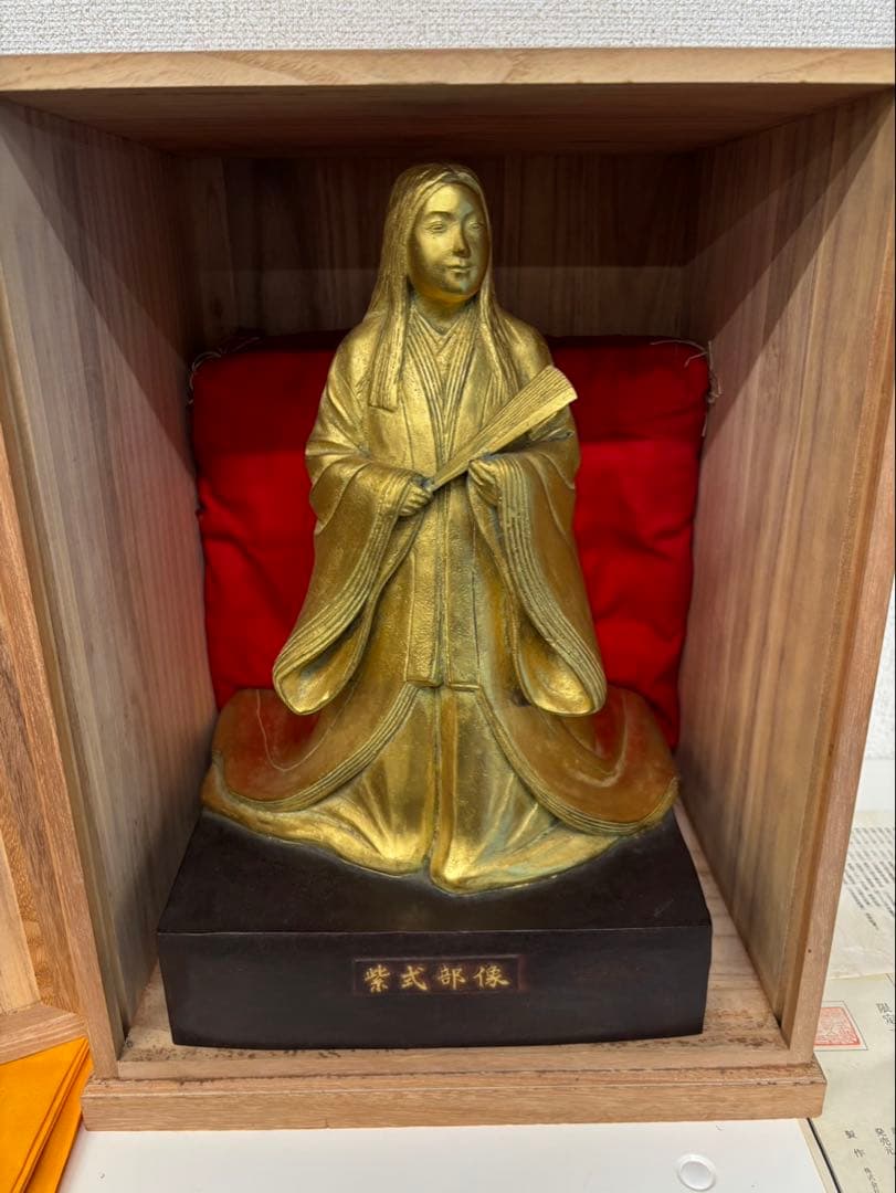 圓鍔勝三作 純金箔仕上 ブロンズ像 紫式部像 木箱付き　限定100体昭和62年製 img_44bd35cb24a0582eb19d4368c8