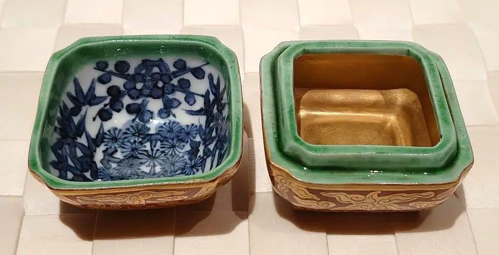 作者不明 赤地龍図金襴香合