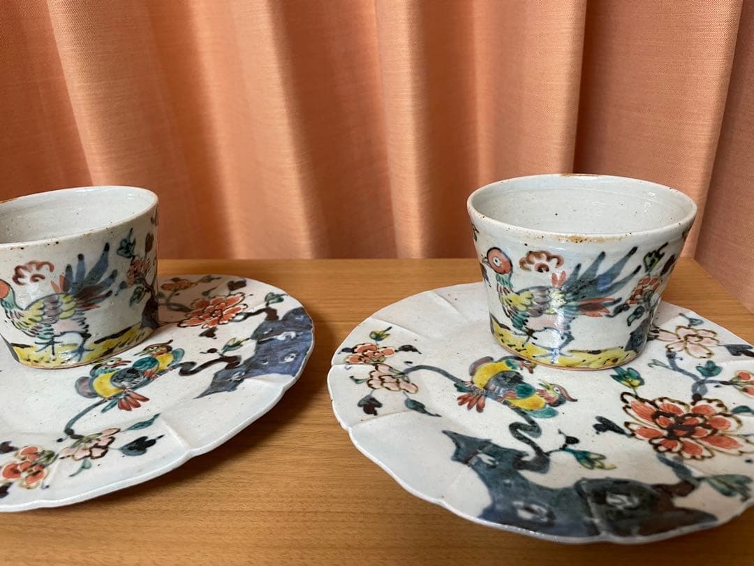 松浦コータロー 蓋の立派なディメトロドンや 色鮮やかで繊細な絵付けが美しい 松浦