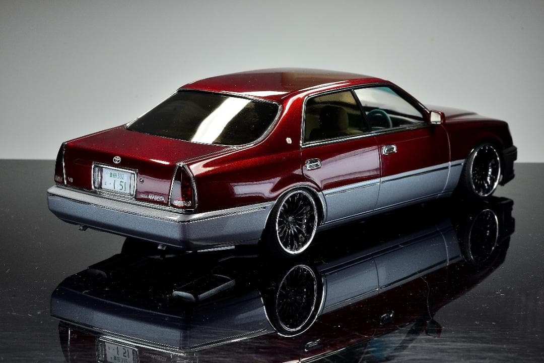 アオシマ 1/24・完成プラモデル】クラウンマジェスタ UZS151 - メルカリ