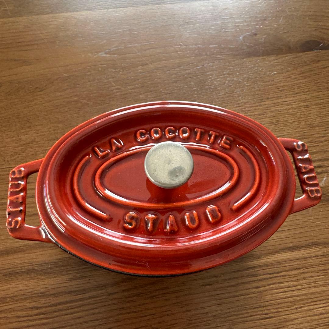 STAUBピコ ココット オーバル チェリー4 1/4 QTサイズ 鋳物ホーロー鍋 「ピコ・ココット オーバル」（2.35L）［23cm