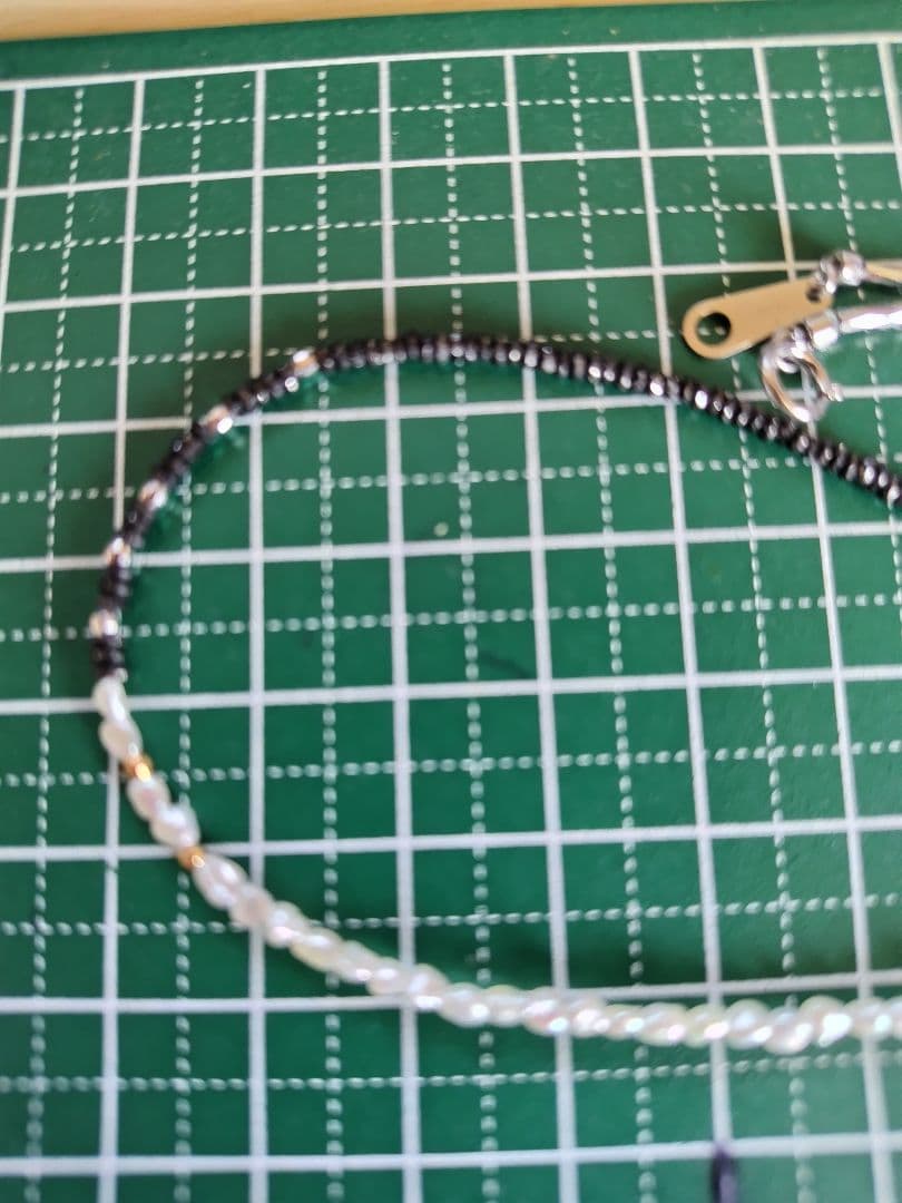 K18WG ブラックダイヤ　13.07ct、アコヤ真珠ケシパールの、セミロング