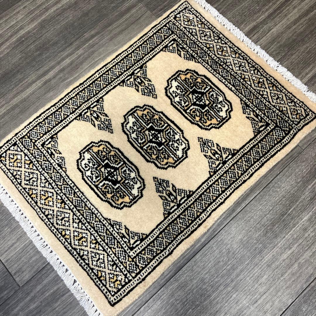 61cmx44cmミニラグ手織り絨毯パキスタン絨毯Bukhara rug - メルカリ