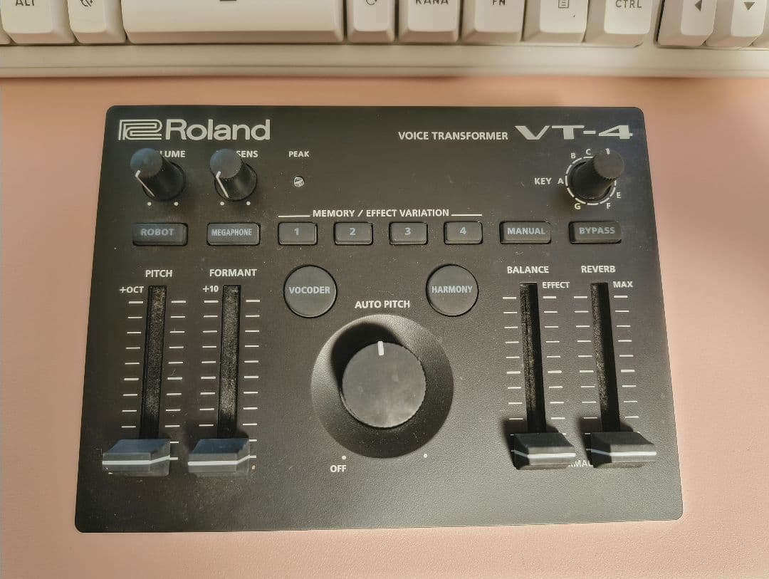 vt-4 ローランド ROLANDのボイスエフェクター、VT-4のご紹介ページです。
