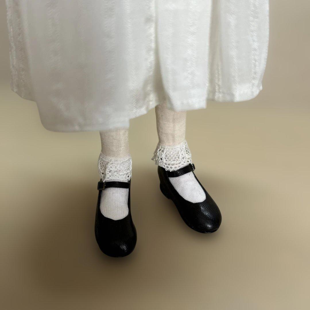 rosycraft_doll クラシックドレスの人形 白いコーデで - メルカリ