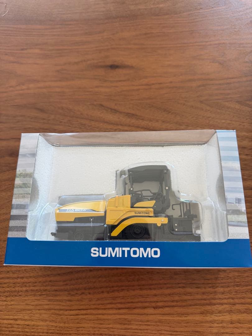 専用出品 住友建機アスファルトフィニッシャーミニチュア HA60W 1/50