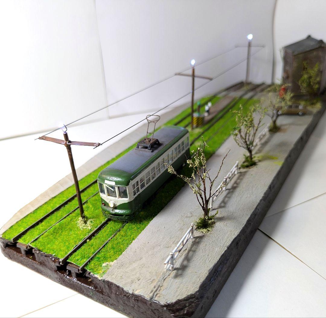 食*ン様 Nゲージ・ジオラマ展示台【緑化軌道を行く路面電車】※車両付き