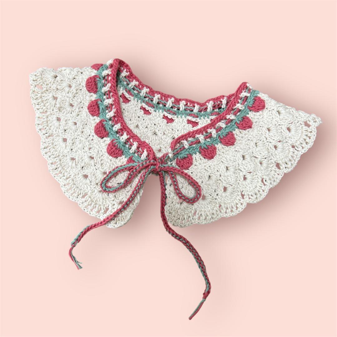 ♡いちごつけ襟♡ かぎ編み ハンドメイド 赤ちゃん〜お子様用 - メルカリ