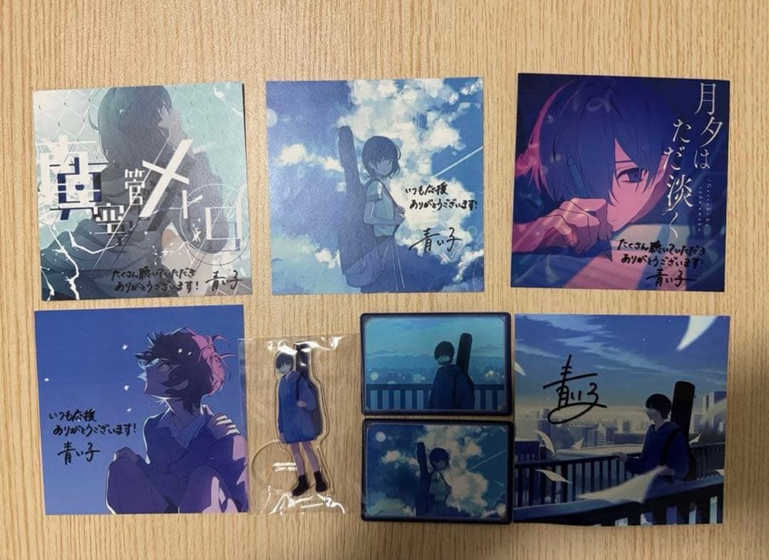 青い子 Tシャツ アクリルスタンド 直筆サイン入り色紙(1枚目は裏面の