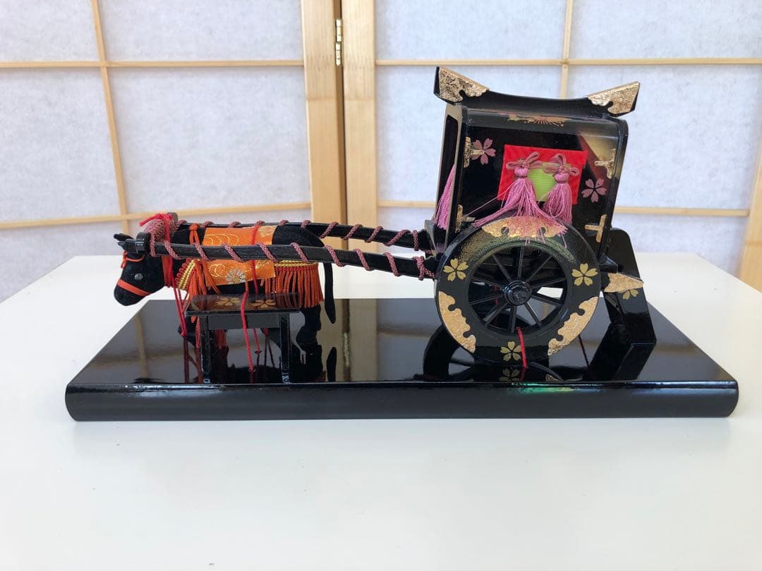 ☆01☆牛車御所車 金箔風装飾 ひな祭り 楽天市場】【20%OFF】御所車 11寸花台付 ＜ひな祭り＞ : TABLE ＆ STYLE