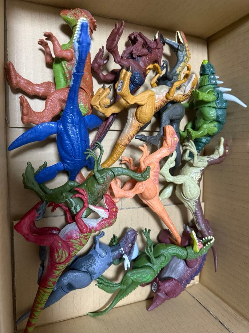 ジュラシックワールド　フィギュア　恐竜　セット　マテル Amazon.co.jp: マテル ジュラシックワールド(JURASSIC WORLD) 戦え