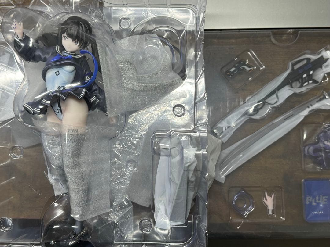BLUE Colors:BLUE 1/7 完成品フィギュア - メルカリ