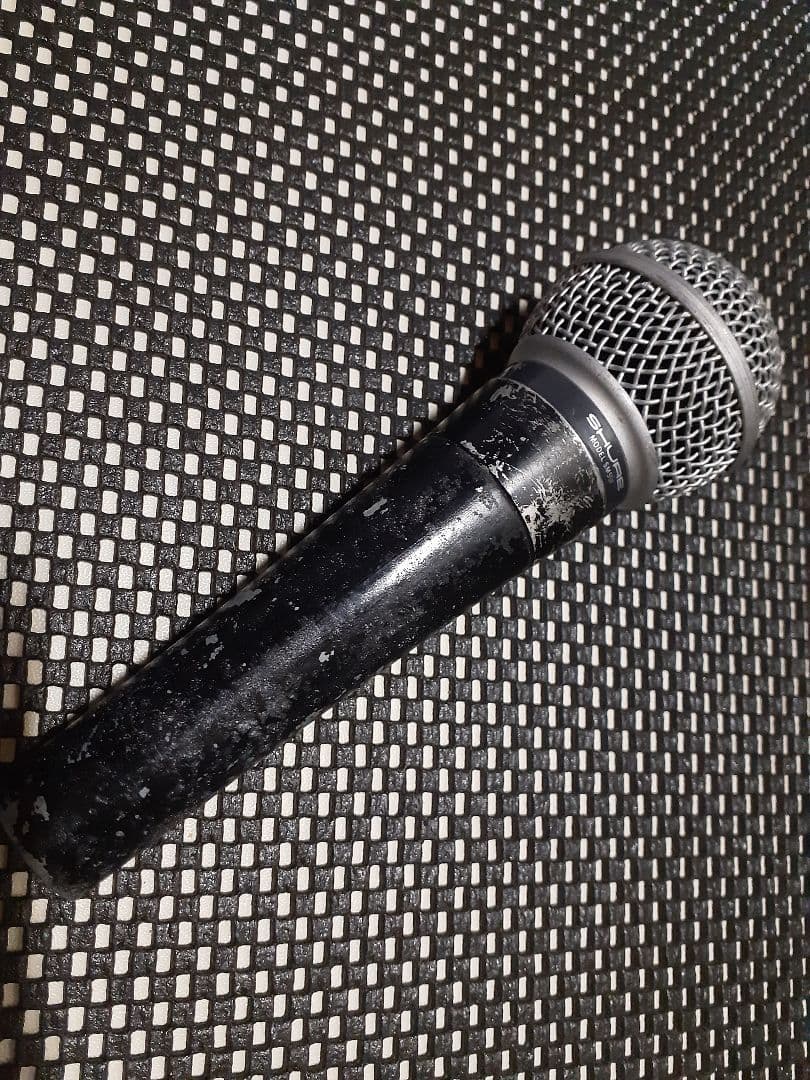 SHURE SM58 ビンテージ、ポルシェロゴ。動作品ですがキズありです