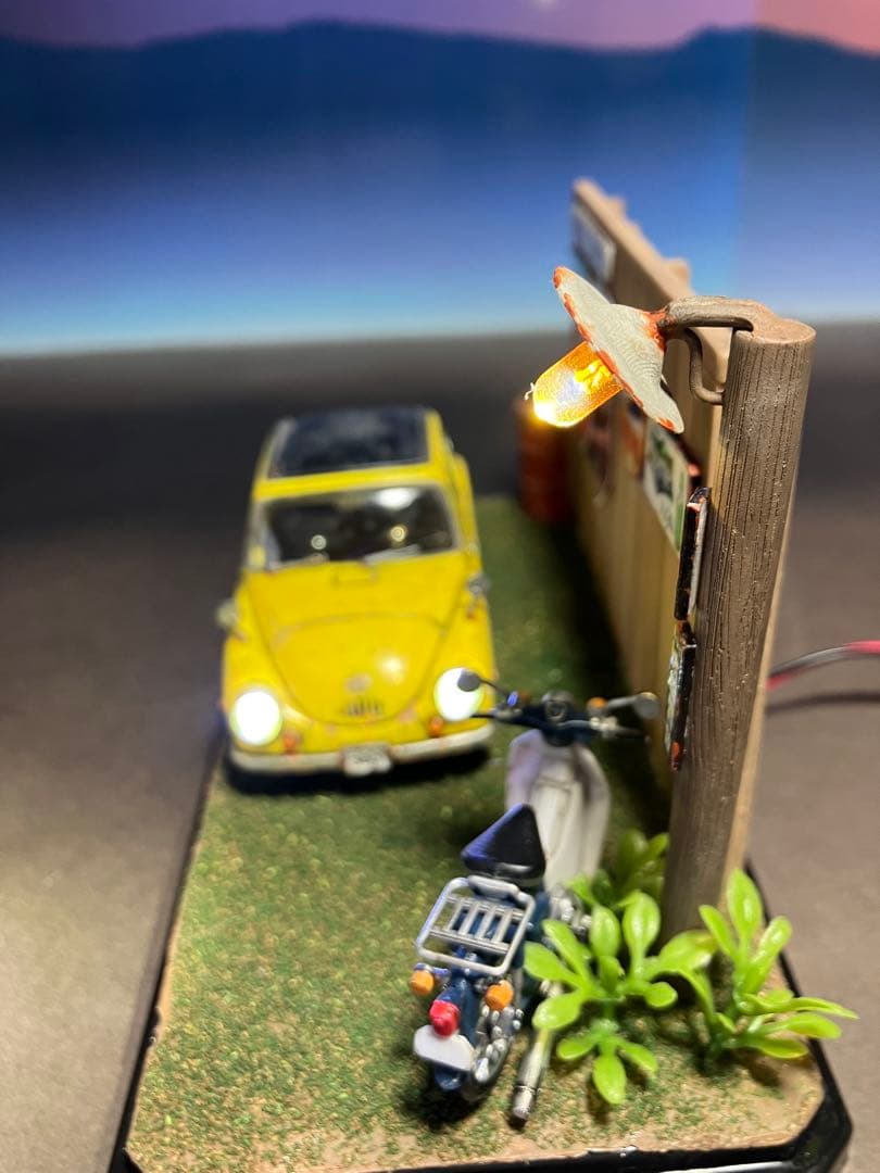 1/32 自作ジオラマ完成品 スバル360&カブ 昭和レトロな風景 LED照明