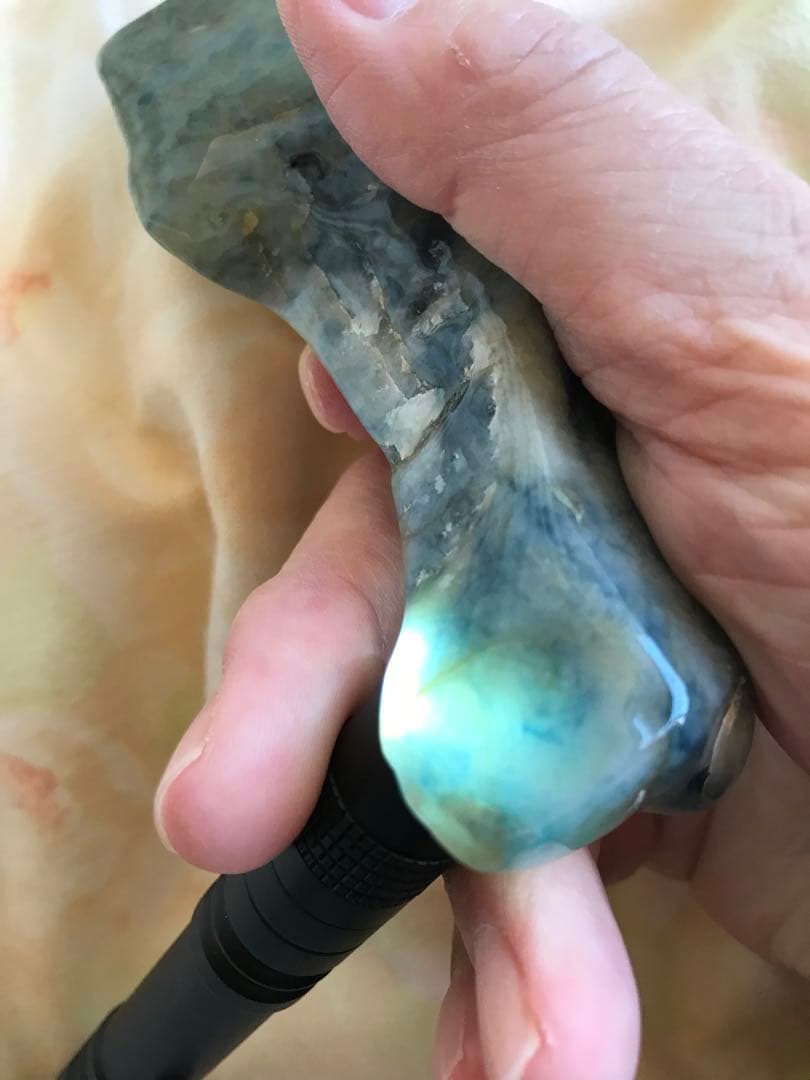 超希少糸魚川コン沢青翡翠タンブル216g - メルカリ
