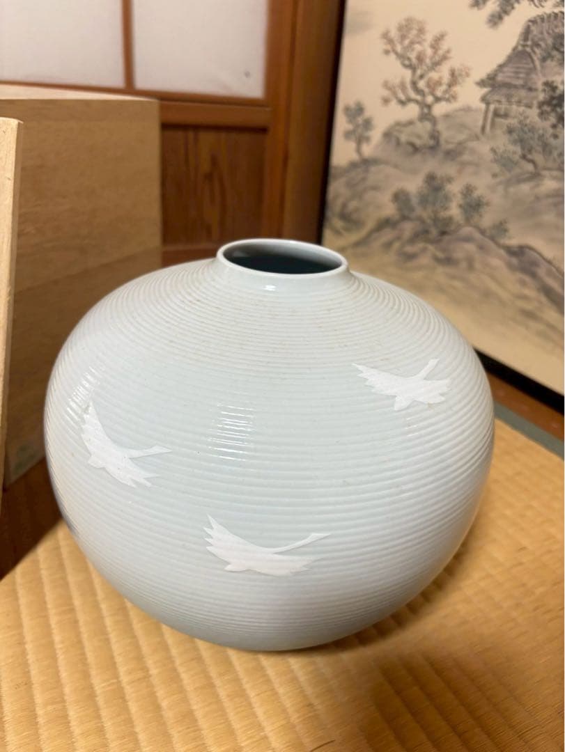 青色陶器花瓶 白い鳥の模様 - メルカリ