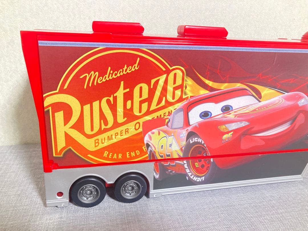 廃盤 カーズ トミカ たくさんのせよう！ 大きなマックトレーラー 24台