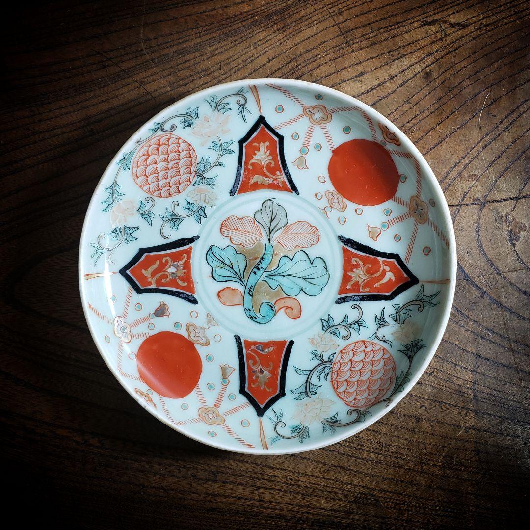 古伊万里　色絵付　中皿　赤絵　薄緑　草文様　希少図　明治　イ号　縁チップ ARITA PORCELAIN LAB】古伊万里草花紋 銘々皿 | 藤巻百貨店