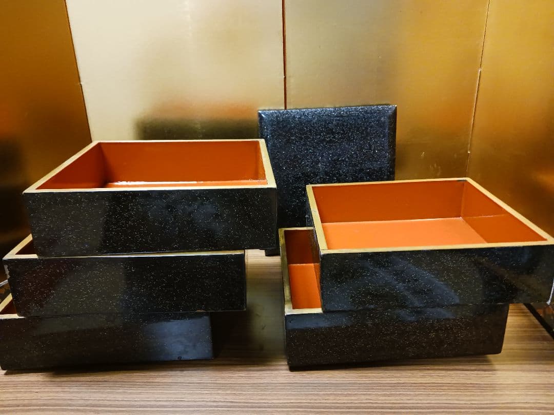 美術品』漆器 五段重 重箱 明治 レトロ ヴィンテージ 木 共箱 金 加賀