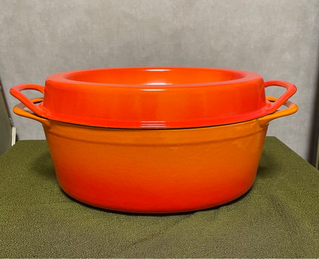 ルクルーゼ ドゥッフ le creuzet doufeu 1970年代ビンテージ ヴィンテージ LE CREUSET（ル・クルーゼ）両手鍋 鉄鍋 白 1970年代の