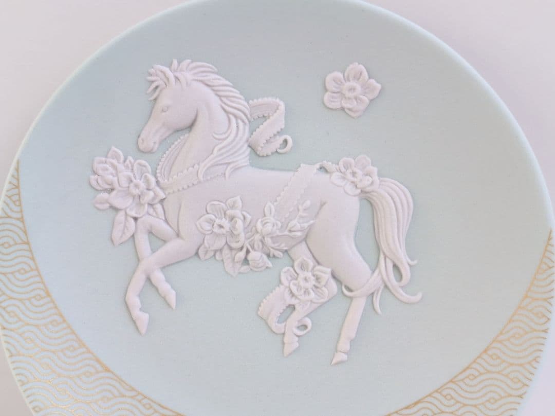 ◇訳あり◇完売品 ウェッジウッド 干支トレイ 馬 - メルカリ