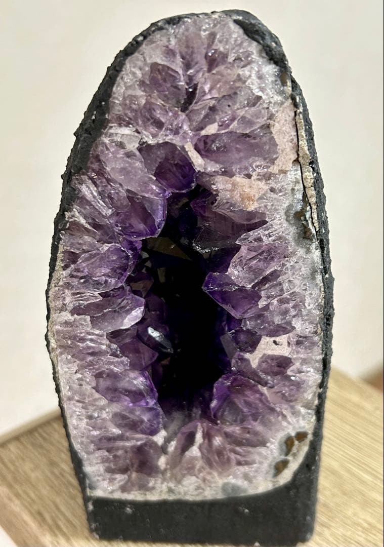 店舗移転SALE アメジストクラスター　ドーム　紫水晶　 1804g 店舗移転SALE アメジストクラスター ドーム 紫水晶 1804g