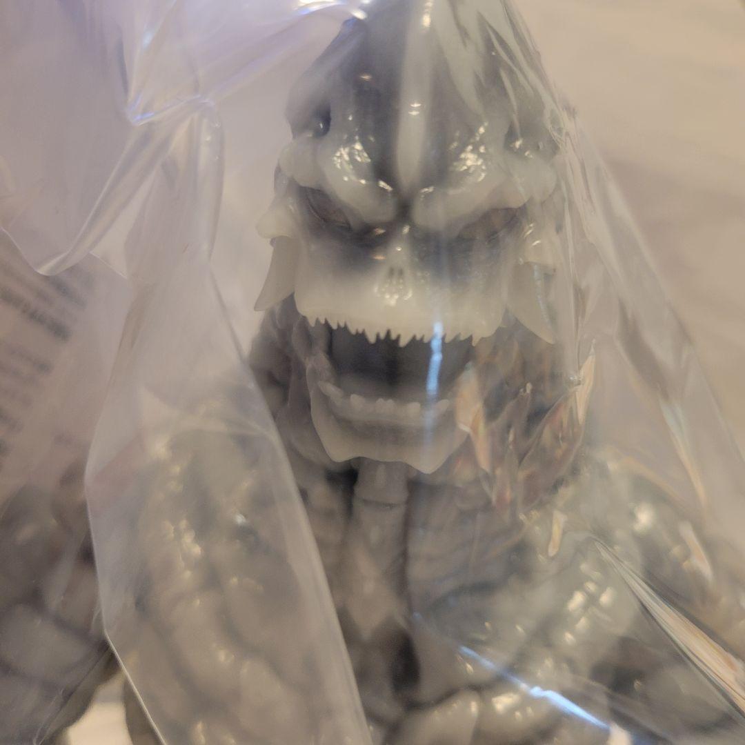 ULTRA KAIJU VINYL ART どくろ怪獣レッドキング -餓者髑髏- - メルカリ