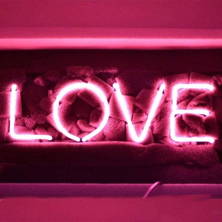 LOVE ネオンサイン　ラブ　ネオン管　結婚式　披露宴　オリジナル　プレゼント Amazon.co.jp: JOMOBUTY ネオンサイン ライトボード LOVE/ラブ LED