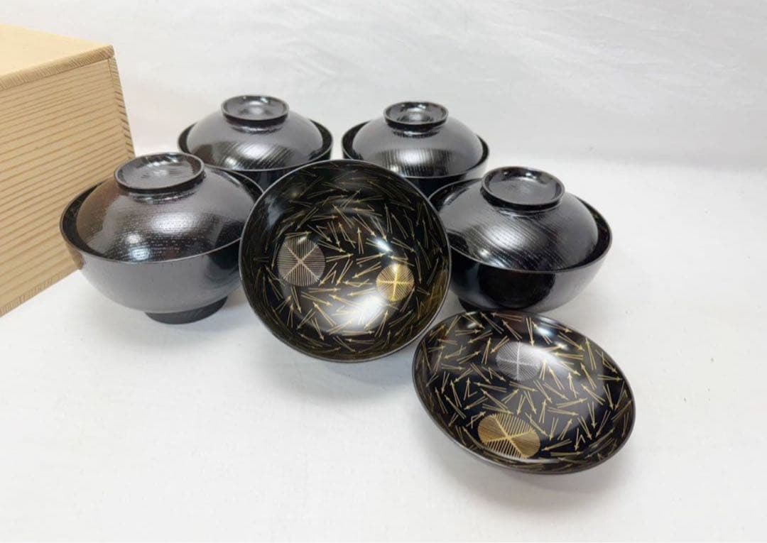 ほぼ未使用 懐石道具 木製黒塗 吸物椀 金彩松葉見返し蒔絵 木箱 天然木製漆塗 在銘 輪島塗 竹金蒔絵 吸物椀5客セット - 生活骨董と